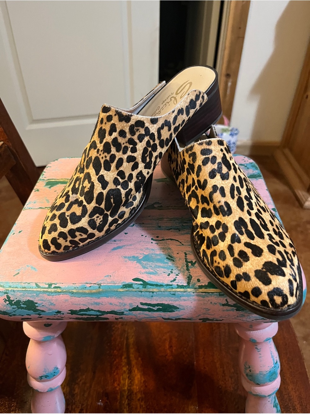 Sbicca Leopard Print Calf
Hair Mules Slides Pointed
Toe Size 9 NWOT